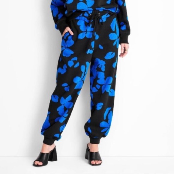 🆕 listing! Stylish sweats (pants only) - Picture 8 of 9